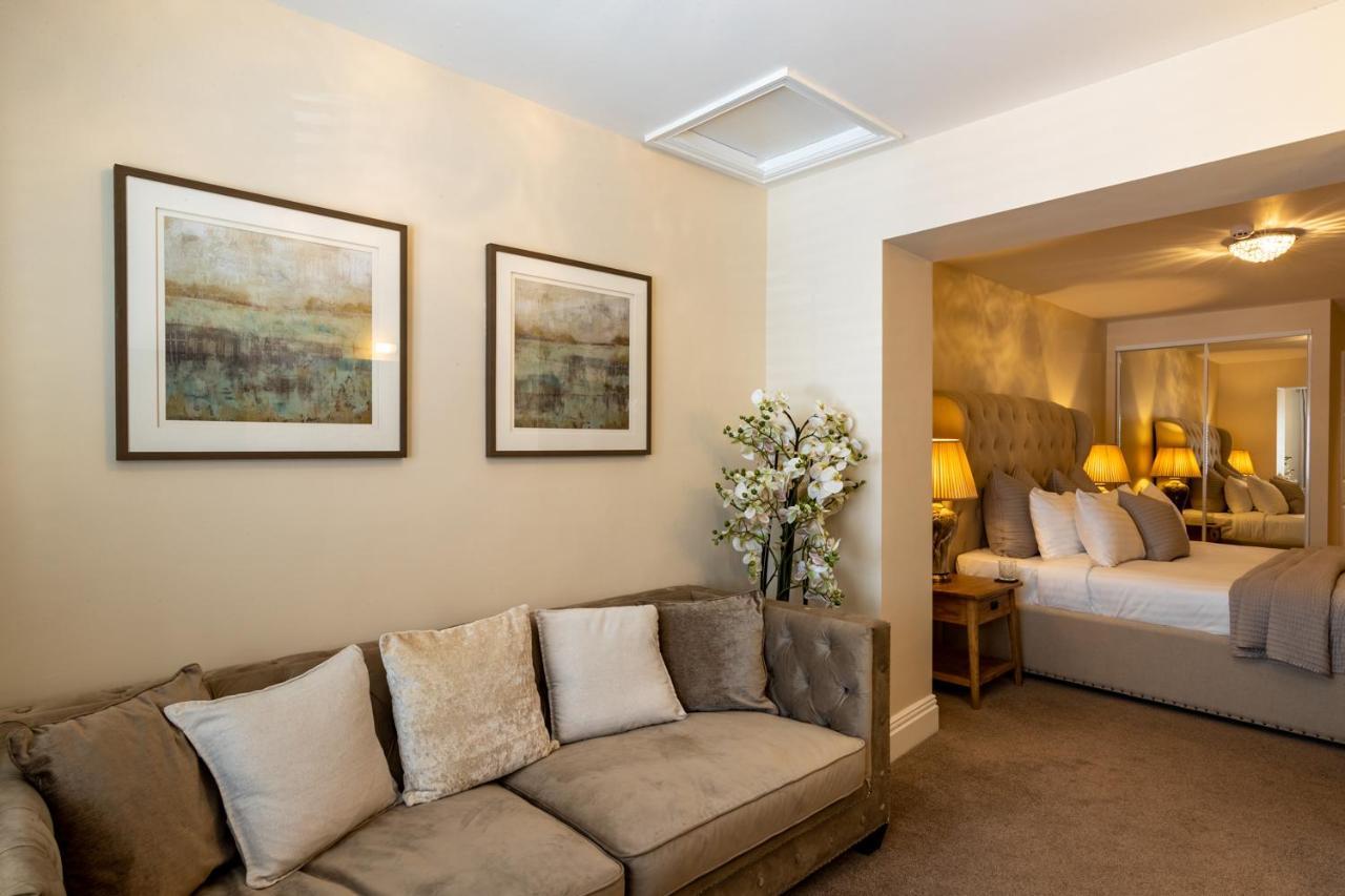 Lakes Hotel & Spa Bowness-on-Windermere Quarto foto A suite at the hotel