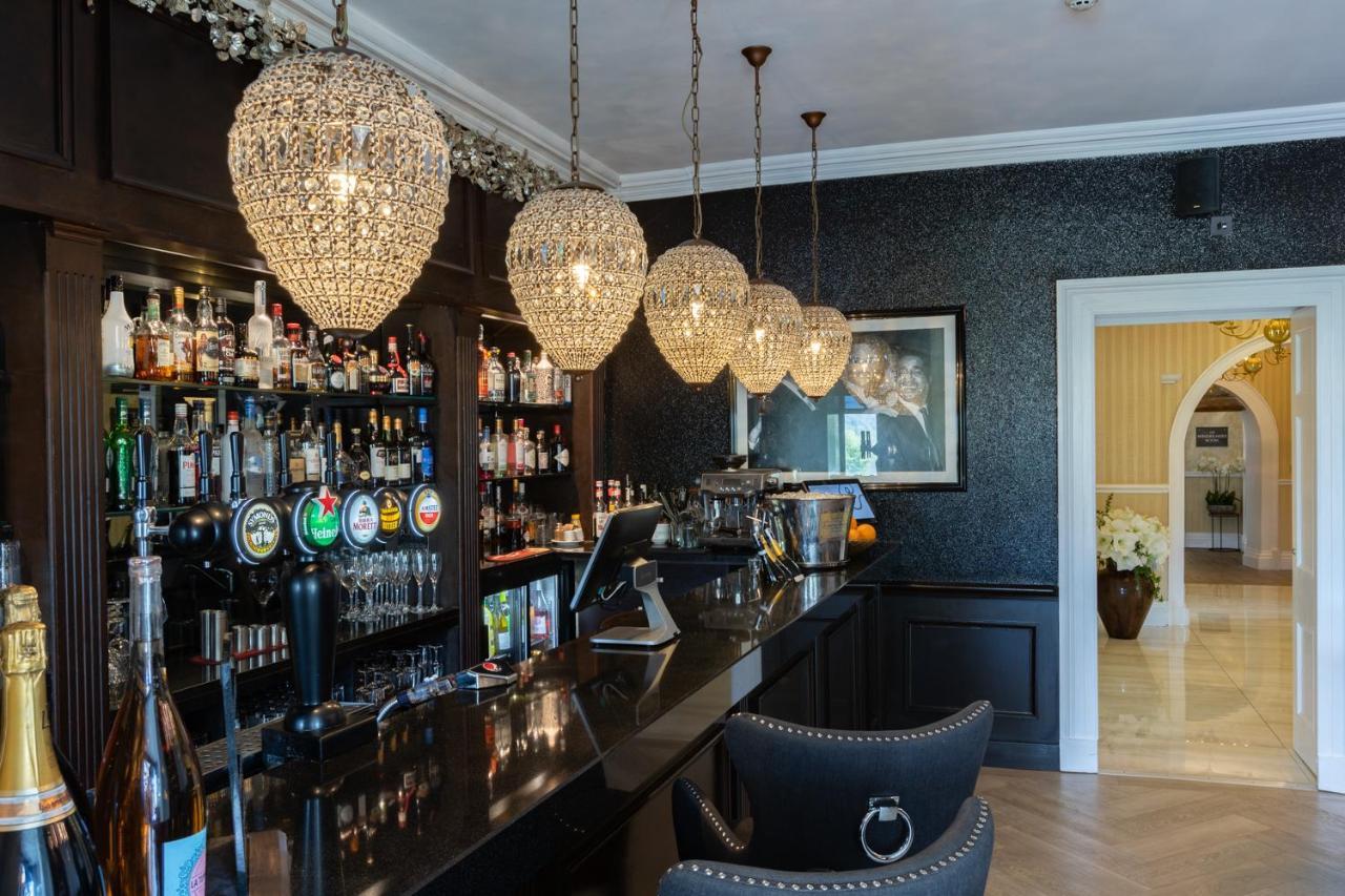 Lakes Hotel & Spa Bowness-on-Windermere Exterior foto The bar at the hotel