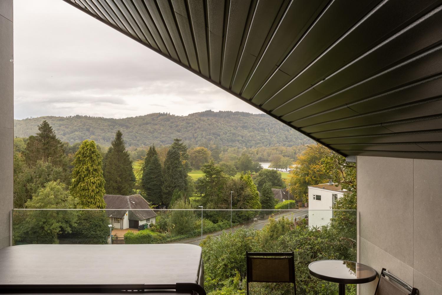 Lakes Hotel & Spa Bowness-on-Windermere Quarto foto View from the balcony of a guest room